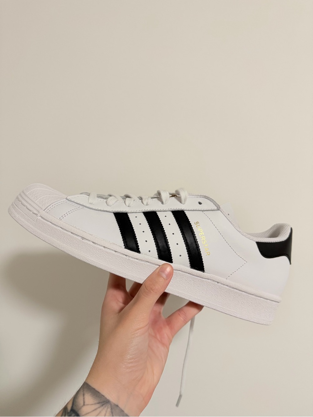 Adidas men’s White & Black Superstar Sneaker size 11